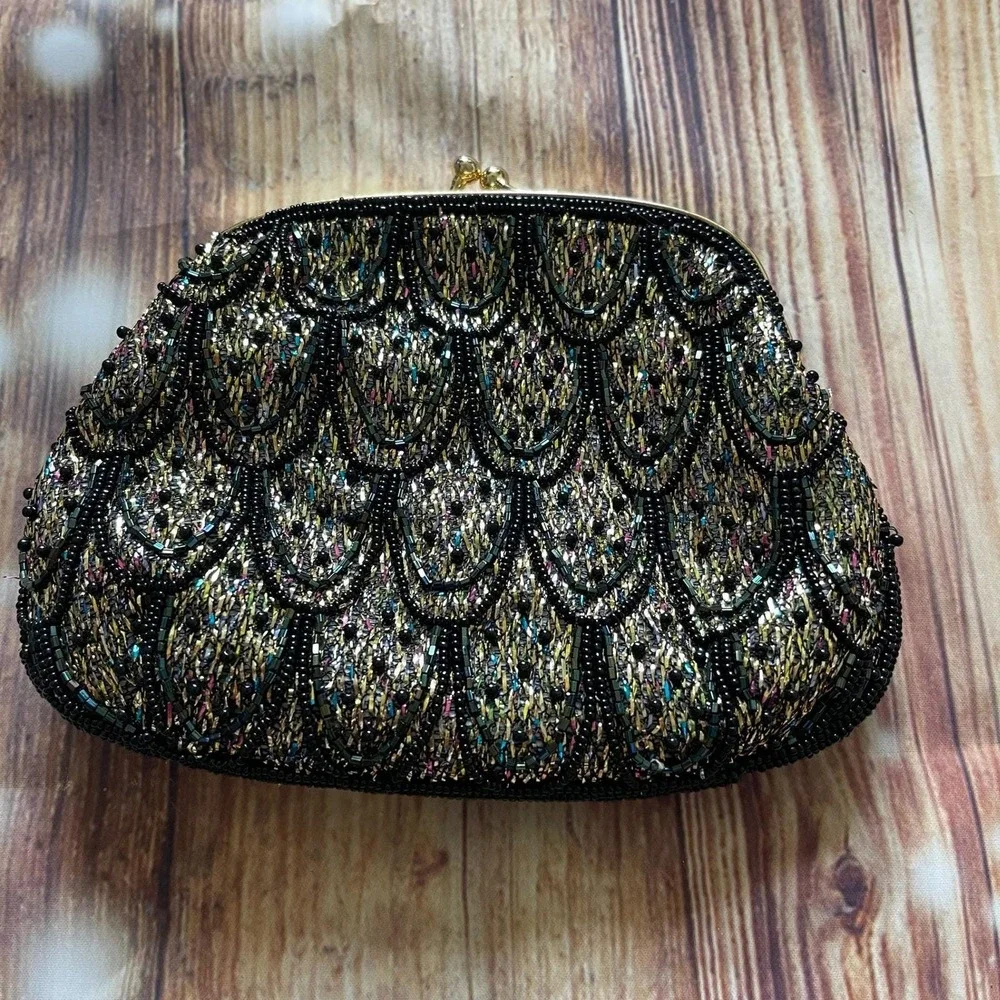 Accessory Lady hand beaded